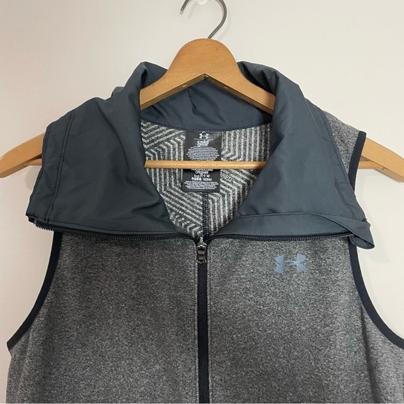 [Under Armour] Women's Heat Gear Gray Sleeveless Zip Up Vest - Picture 2 of 7